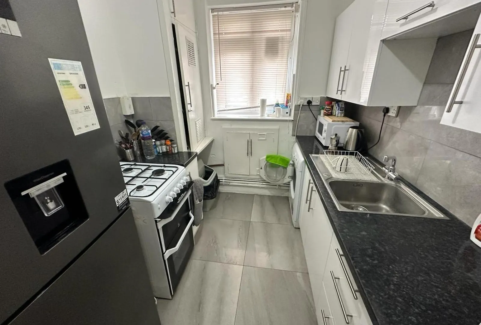 Aldgate East Rooms R2 London