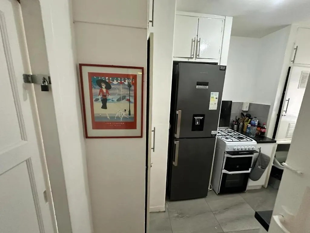 Aldgate East Rooms R2 London Guest house