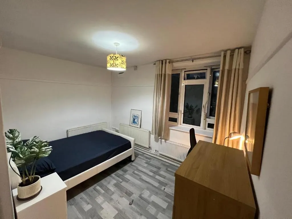 Aldgate East Rooms R2 London Guest house