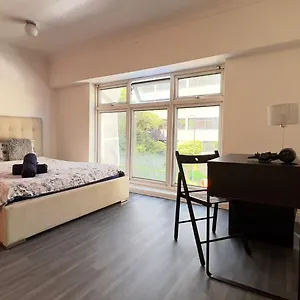  Guest house Aldgate