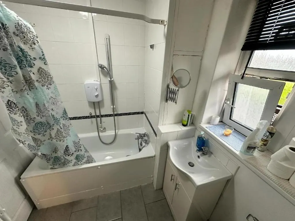 Aldgate East Rooms R2 London